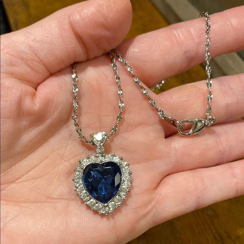 Avon Blue and Silver Heart Necklace with Gemstone - Picture 1 of 5
